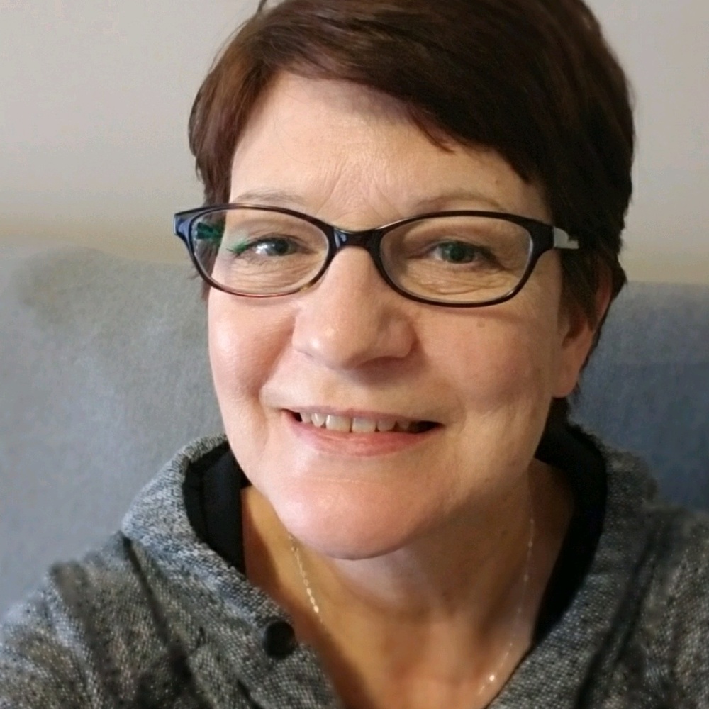 Meet your Posher, Vivian